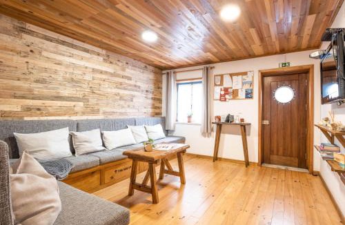 Ferrel Hostel | Castaway