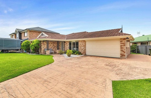 Caves Beach House | Caves Beach House by Coast Hosting