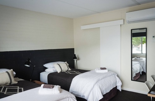 Braidwood Hotel | Cedar Lodge Motel