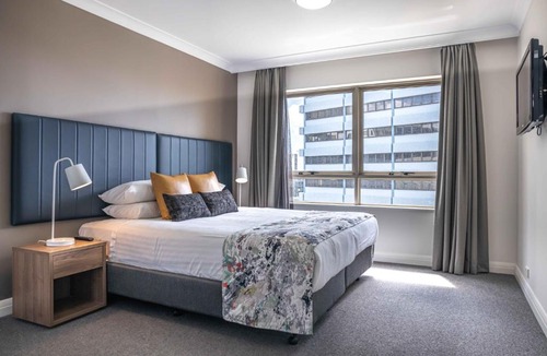 Chatswood Apartment | Central 1-Bed with Parking, Pool, Sauna & Gym