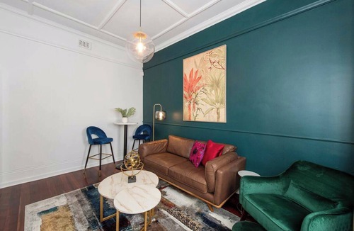 West Perth Apartment | Central 1BDR APT in West Perth with Parking