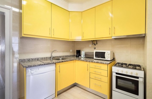 Encarnacao Apartment | Central Bairro Alto 3E by Central Hill