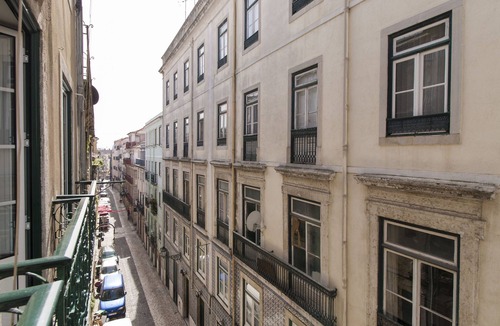 Encarnacao Apartment | Central Bairro Alto 2E by Central Hill