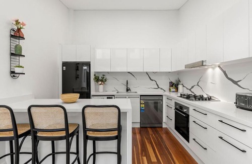 Pyrmont Apartment | Central Pyrmont House for 8 with Outdoor Dining