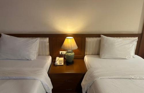 Kamphaeng Phet Hotel | Chakungrao Riverview Hotel
