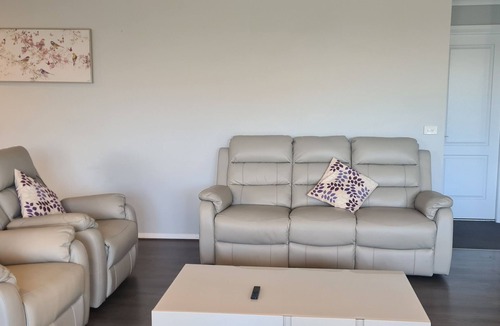 Llanarth House | Charming 4-bedroom house in Bathurst