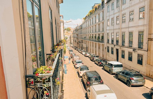 Santa Catarina Apartment | Charming 5 Bedroom Apartment in Traditional Lisbon