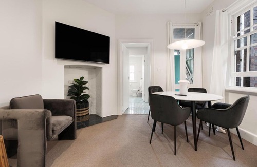 Millers Point Apartment | Charming Harbour View Porch by The Rocks