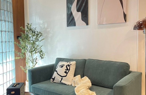 Chakkrawat House | Charming 3-bedroom house with AC, WiFi in marvelous Bangkok
