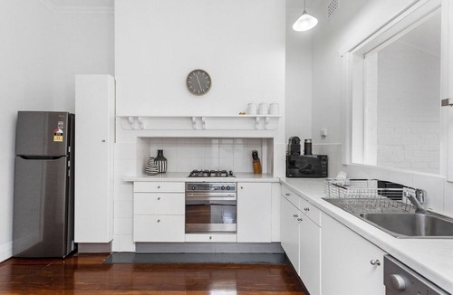 West Perth Apartment | Chic Semi-Detached 2-Bed Home with Outdoor Dining