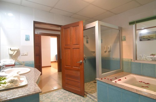 Chumphon Hotel | Chumphon Gardens Hotel