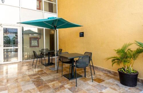Downtown Cancun Hotel | City Express by Marriott Cancun