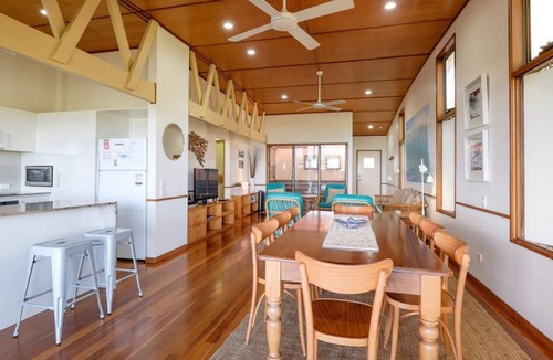 Point Lookout House | Claytons 1 | 4 bedrooms, 2 bathroom, beach front - wonderful!