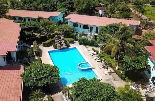 Coco Condo | Coastal Comfort: Spacious Second-Floor Getaway