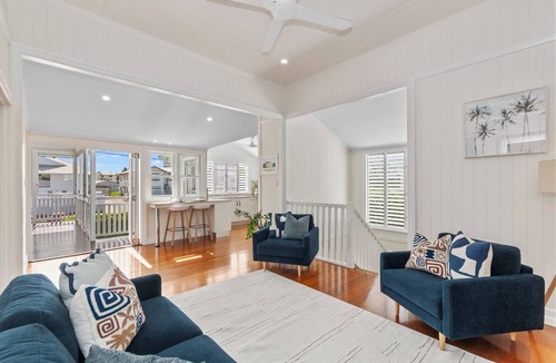 North Ward Apartment | Coastal Corner Luxury Queenslander Upstairs