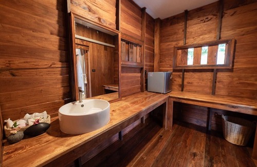Nuea Khlong Resort | COCO Canopy Boutique Resort