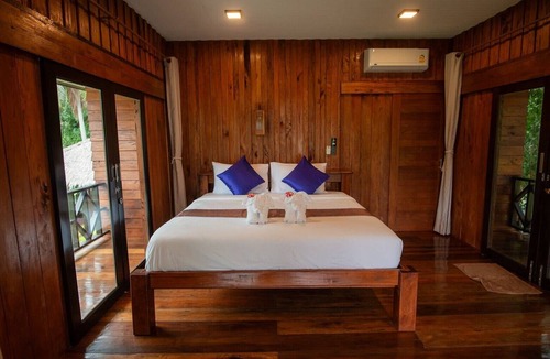 Nuea Khlong Resort | COCO Canopy Boutique Resort