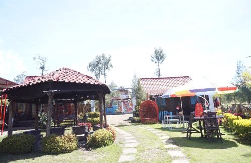 Kajarharjo Hotel | Collection O 93000 Karona Berg Homestay & Cafe