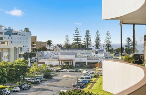 Port Macquarie Apartment | Comfortable Apartment in the Popular Fountain Court Complex