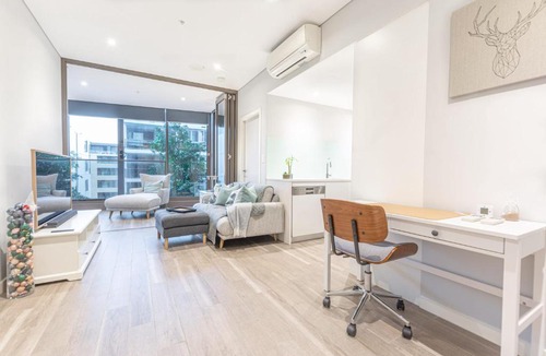 Wentworth Point Apartment | Comfy Designed 2BD w near Bennelong Bridge