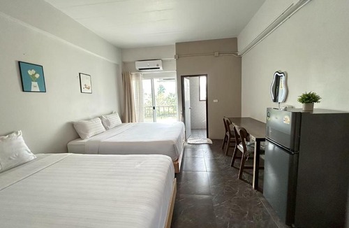 Racha Thewa Hotel | Comfy hotels