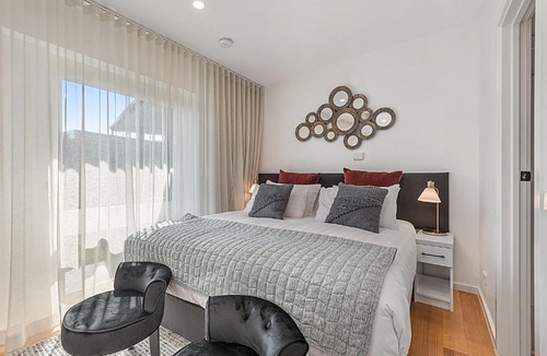 Carnegie Apartment | Comfy Studio with Shared Backyard near Racecourse