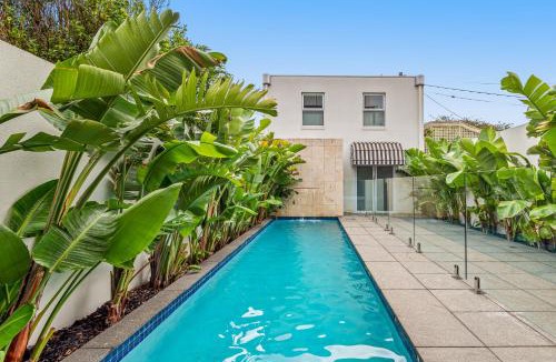 Middle Park House | Complete Host Middle Park House