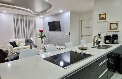 Escazu Apartment | Contemporary dream stay by Av. Escazu, CIMA hosp.