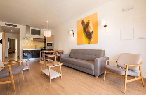 Luz Apartment | Convenient Location! Kitchen, Outdoor Pool, Pets Allowed, Free Parking!
