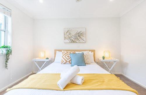 Eastwood House | Conveniently Located Double Room Near Eastwood - Shared Bathroom and Kitchen