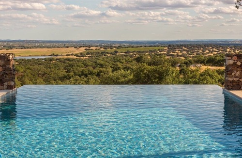 Redondo Villa | Converted Shepherds Cottage in Traditional Cork Forest, Near Evora