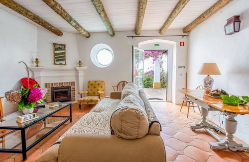 Redondo Villa | Converted Shepherds Cottage in Traditional Cork Forest, Near Evora