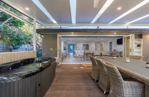 Pearl Beach House | Coral Paradise by HolidayCo.