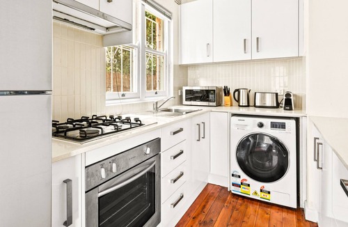 Kirribilli Apartment | Cosy 1-Bed Unit by Harbourside Walk