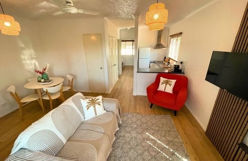 Holloways Beach Resort | Cosy Apartment by the Beach - Holloways Beach, Cairns