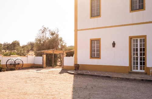 Cabeco de Vide Cottage | Cottage 'Herdade Da Ordem' with Shared Pool, Shared Garden and Wi-Fi