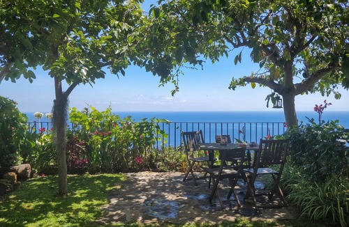 Arco da Calheta Cottage | Cottage Junior, a green nest with ocean view