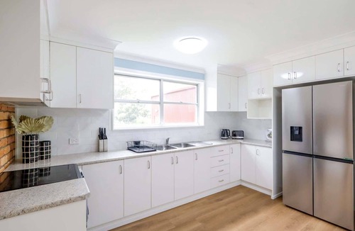 Tenterfield House | Country 4-Bed Homestead with Games Room & Views