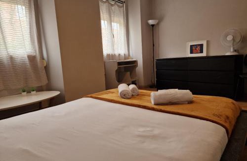 Lisbon Old Town Cabin | Cousy Estrela