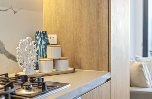 Broadbeach Apartment | Cozy 2 Bedroom Ocean Unit (No Parking) - Q Stay