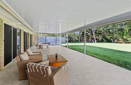 Capalaba House | Cozy and Spacious 2-Bedroom Retreat Capalaba