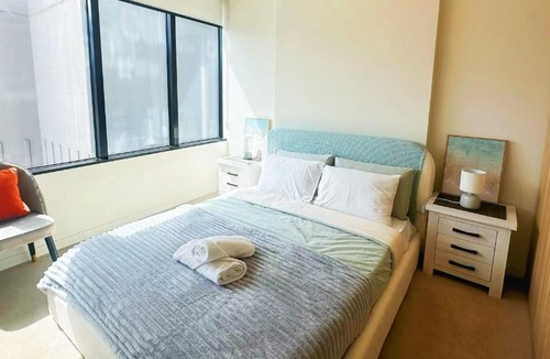 Sydney Central Business District Apartment | Cozy City-view home in the central CBD