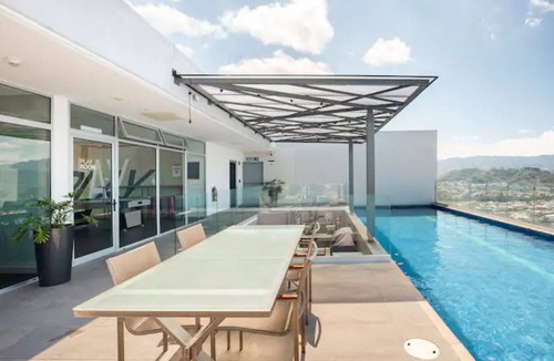 Barrio Dent Apartment | Cozy Space w/Rooftop Pool + Gym
