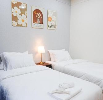 Bang Lamphu Lang Hostel | CozyTwin Bed วิวระเบียง เจริญนคร