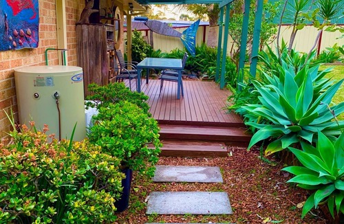 Old Erowal Bay House | Creative Art House Jervis Bay by Book Jervis Bay