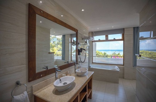 Pointe Au Sel Hotel | Crown Beach Hotel