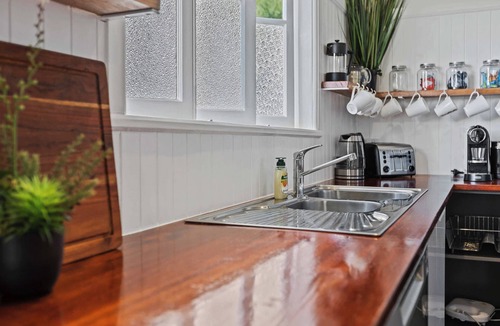 Edge Hill House | Crystal Cottage Cairns