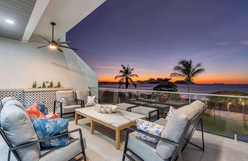 Potrero Villa | Daily Breakfast Included & Infinity Pool Paradise