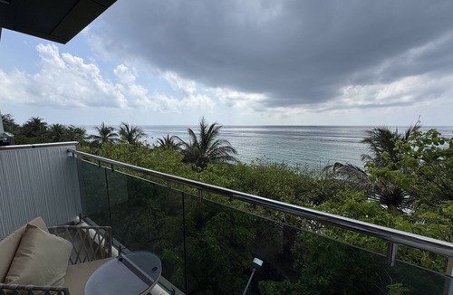 Male Apartment | Deluxe Beach-view Room with Balcony