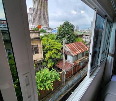 Bang Lamphu Lang Hostel | Deluxe Gam-Hom Hostel เจริญนคร